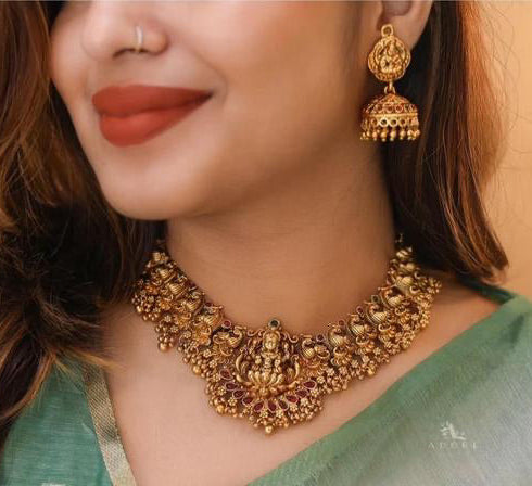 Free premium jewellery set on orders above 4999
