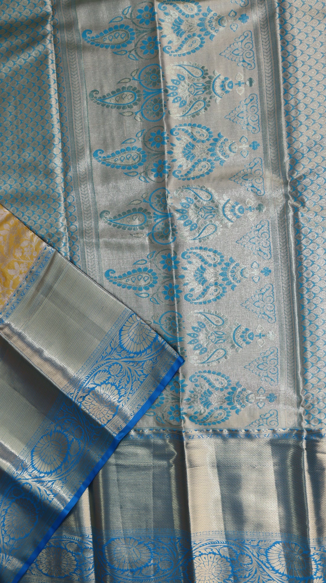 Trendy gold Kanjivaram Silk Saree