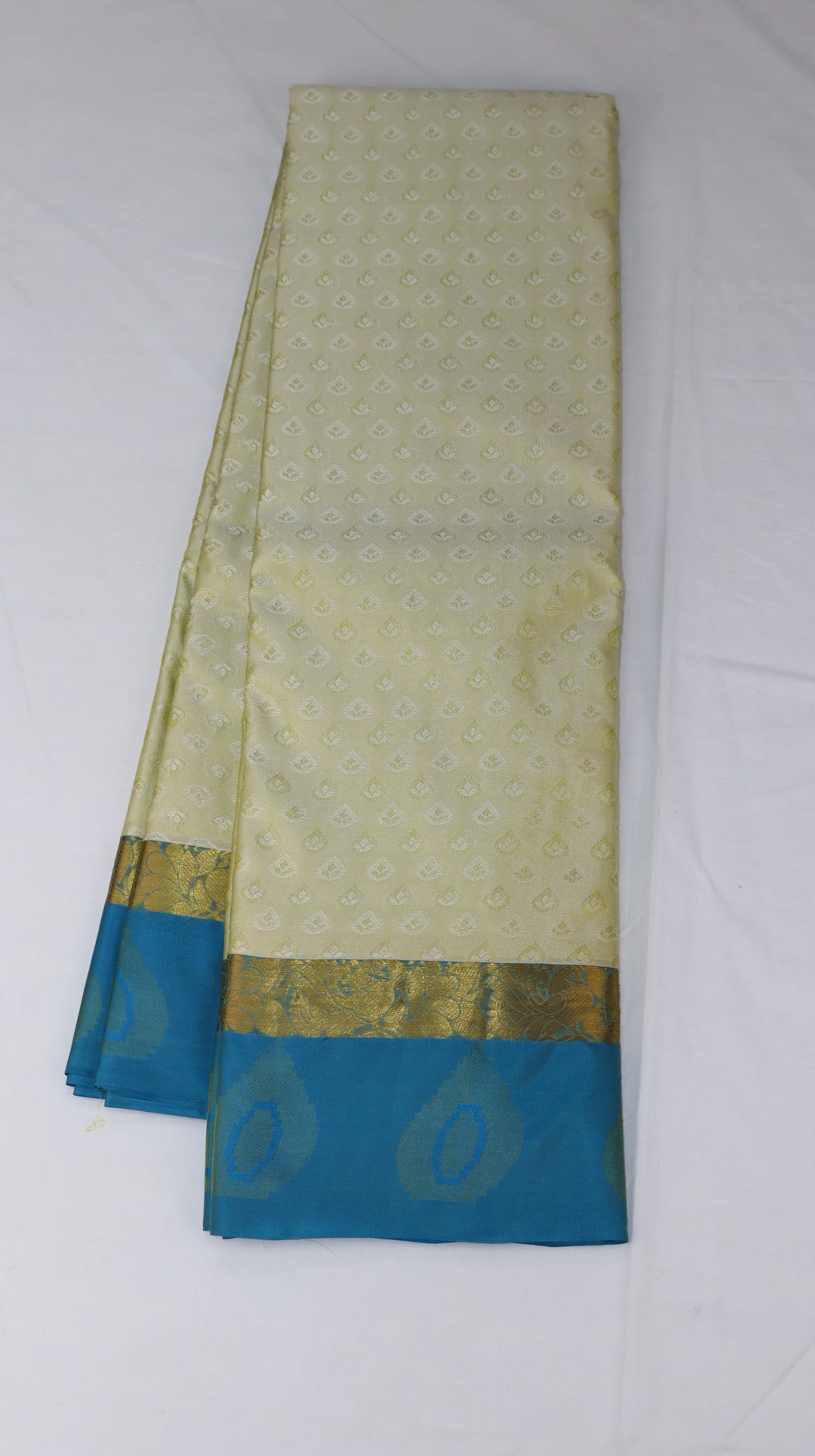 Stunning White Kanjipuram Saree
