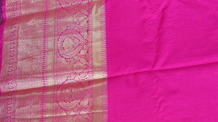Parrot Green Pure Kanchipuram Silk Saree with Rich Gold Zari Border &amp; Pink Contrast Border
