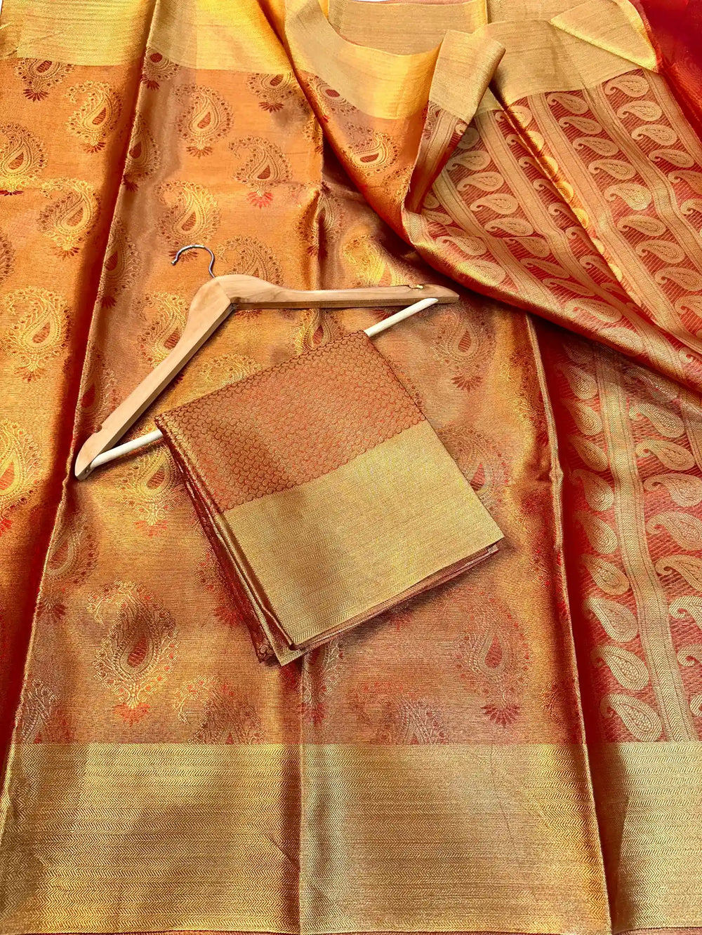 Rekha mam Inspired Kanjivaram Tissue Silk Saree